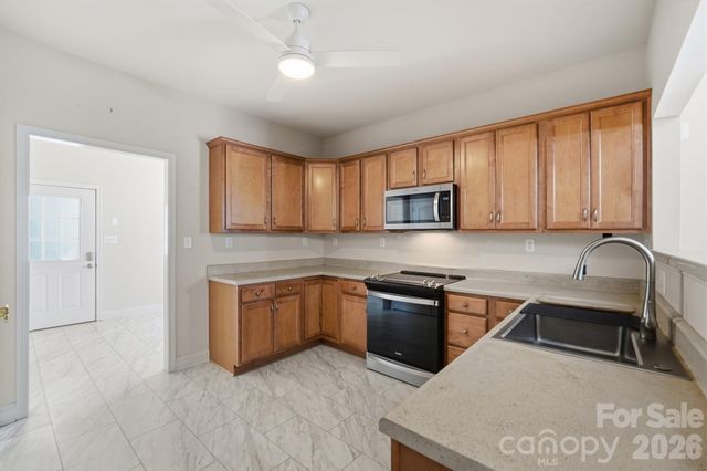 13344 Old Compton Court, Pineville, NC 28134