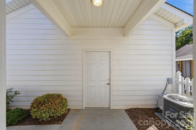 13344 Old Compton Court, Pineville, NC 28134