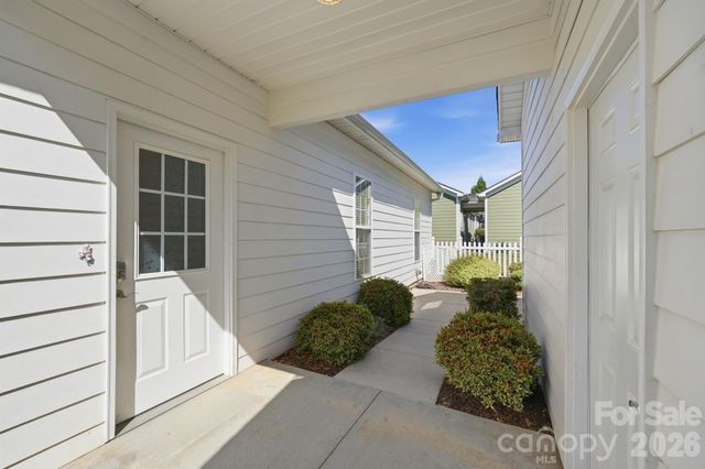 13344 Old Compton Court, Pineville, NC 28134