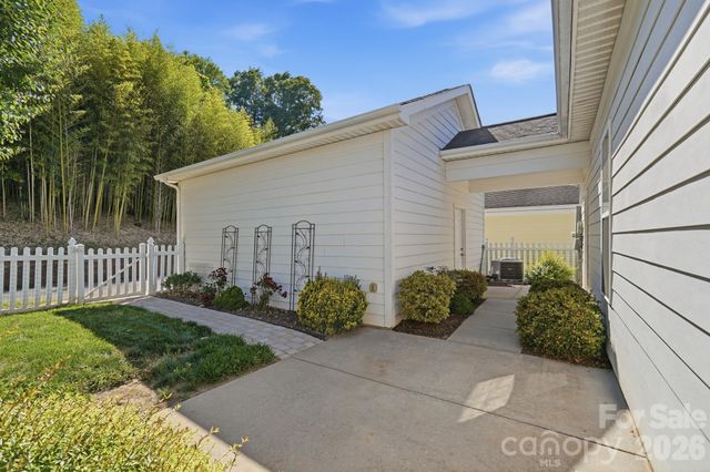 13344 Old Compton Court, Pineville, NC 28134