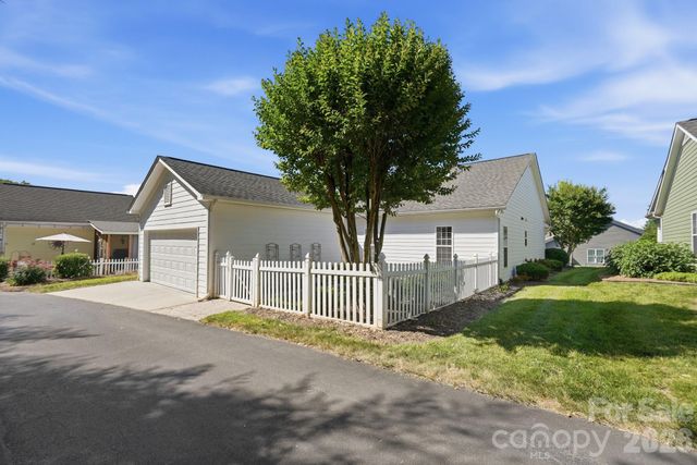 13344 Old Compton Court, Pineville, NC 28134
