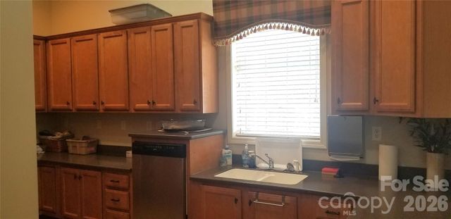 13344 Old Compton Court, Pineville, NC 28134