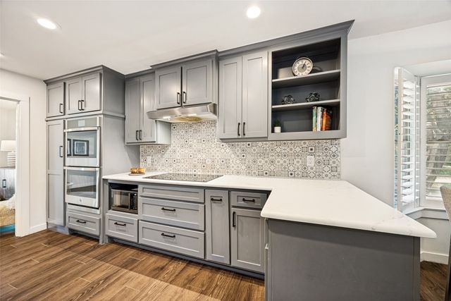 3151 Merrell Road, Dallas, TX 75229