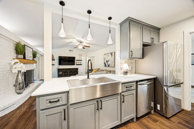 3151 Merrell Road, Dallas, TX 75229