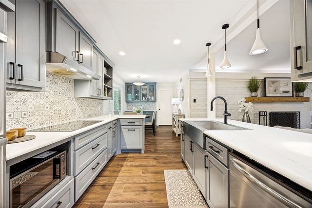 3151 Merrell Road, Dallas, TX 75229