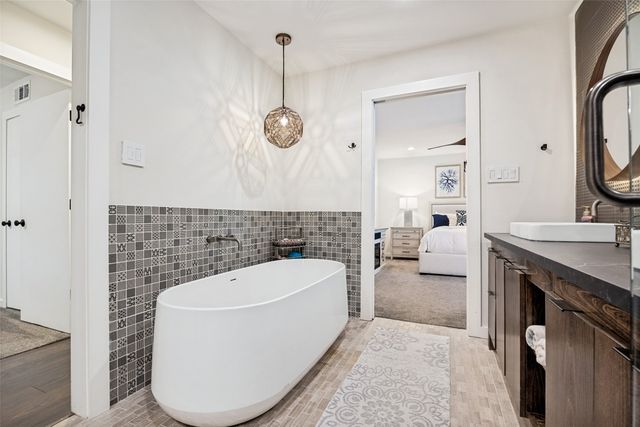 3151 Merrell Road, Dallas, TX 75229