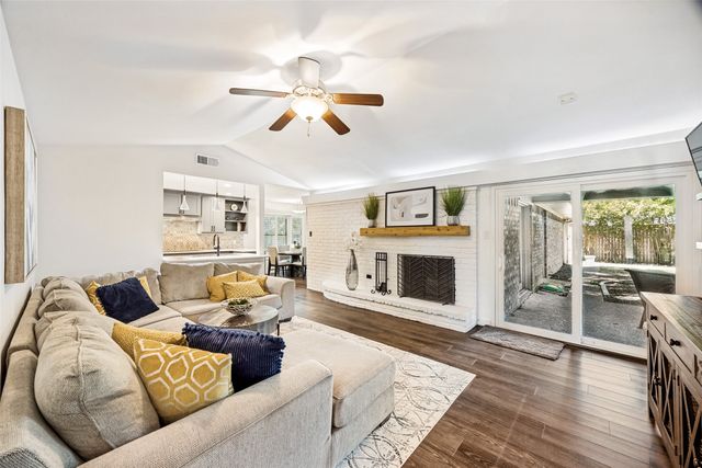 3151 Merrell Road, Dallas, TX 75229