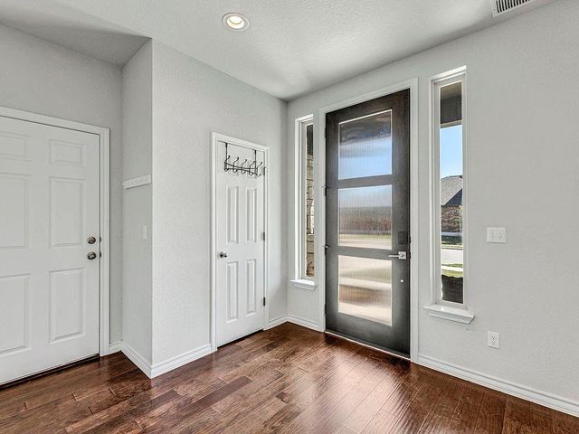 3900 HARBOR POINT DR, Pflugerville, TX 78660