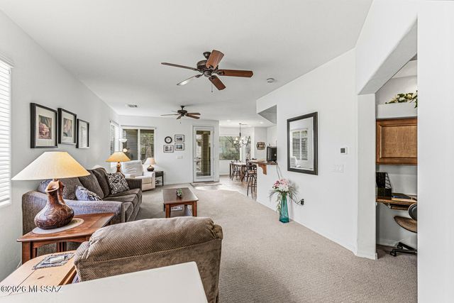 482 W Aspenwood Street, Green Valley, AZ 85614