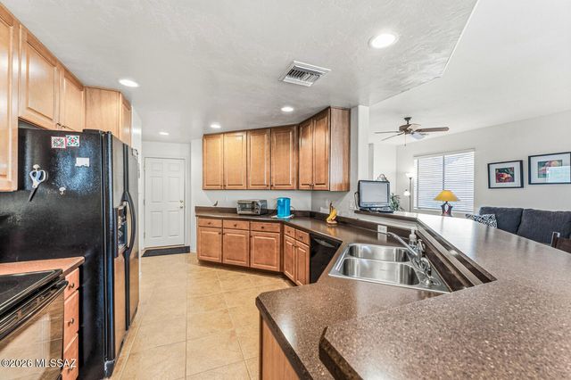 482 W Aspenwood Street, Green Valley, AZ 85614