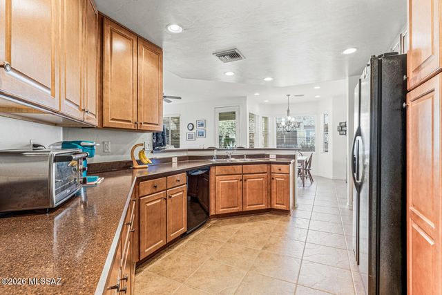 482 W Aspenwood Street, Green Valley, AZ 85614