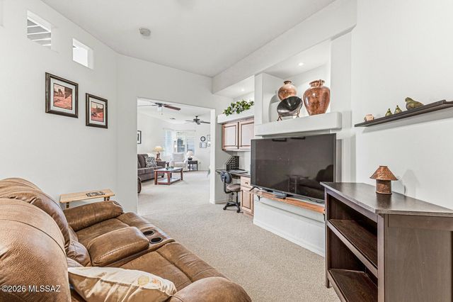 482 W Aspenwood Street, Green Valley, AZ 85614