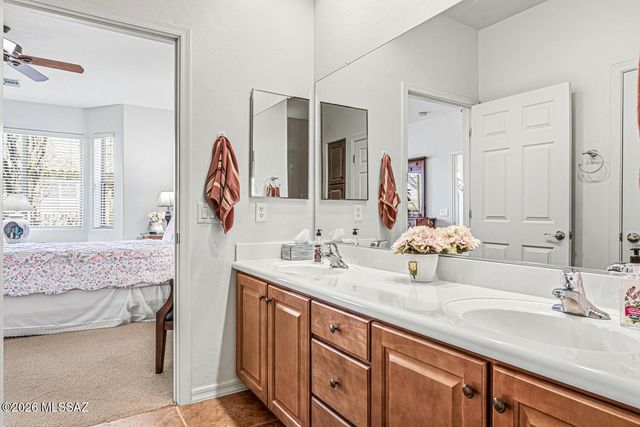 482 W Aspenwood Street, Green Valley, AZ 85614