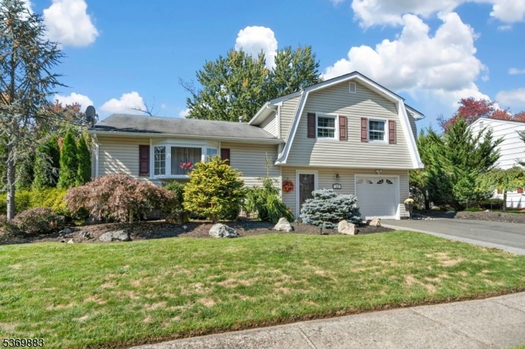22 Rhonda Pl, Wanaque Boro, NJ 07465 — photo 2