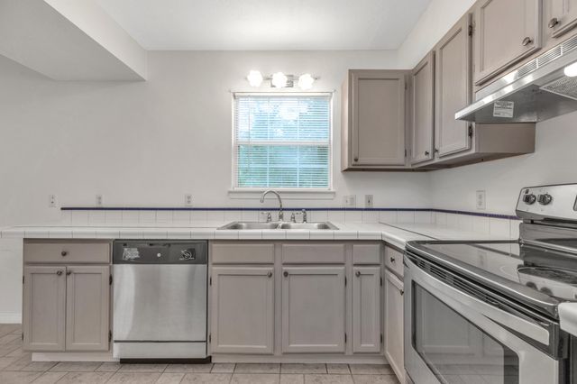 1708 Colonial Court, Fort Walton Beach, FL 32547