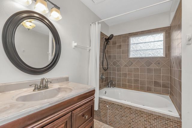 1708 Colonial Court, Fort Walton Beach, FL 32547