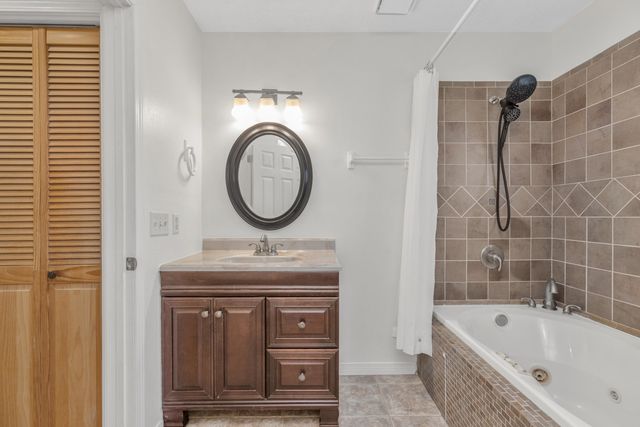 1708 Colonial Court, Fort Walton Beach, FL 32547