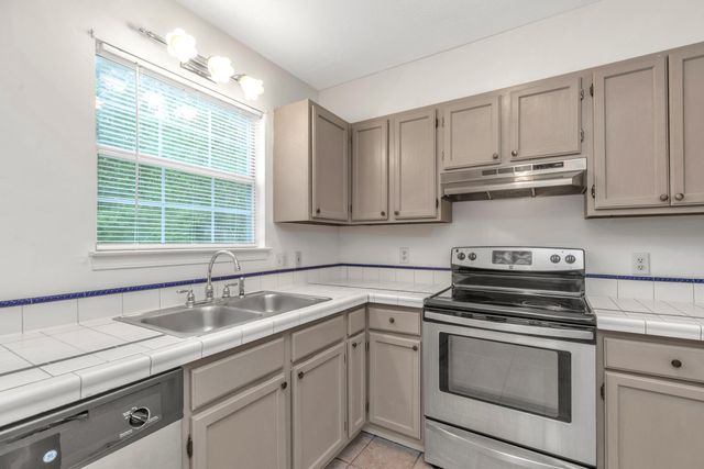 1708 Colonial Court, Fort Walton Beach, FL 32547