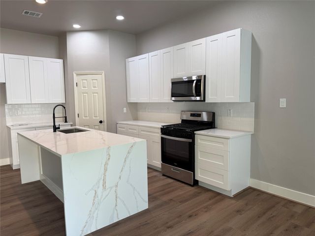 504 Center Street, Richmond, TX 77469