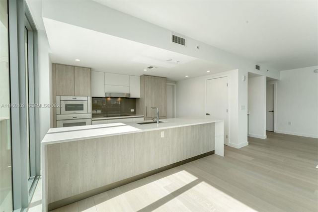 9201 E Bay Harbor Drive 501, Bay Harbor Islands, FL 33154