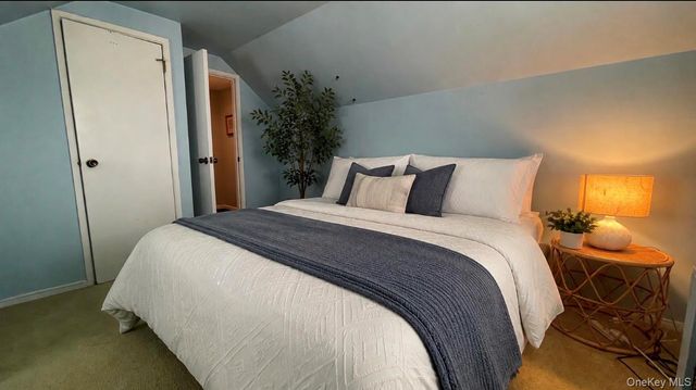 860 Helene Street, Wantagh, NY 11793