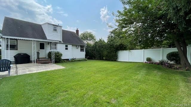 860 Helene Street, Wantagh, NY 11793