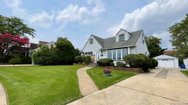 860 Helene Street, Wantagh, NY 11793