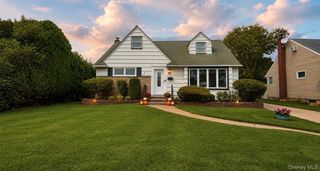 860 Helene Street, Wantagh, NY 11793