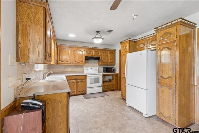 1160 County Road 2425, Mineola, TX 75773