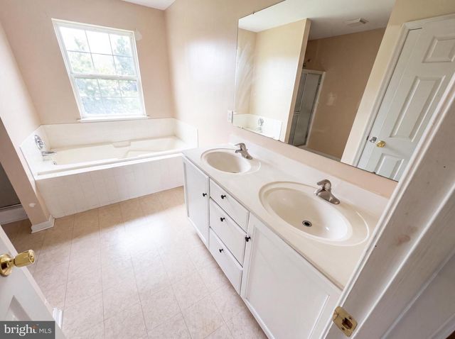 32 LEENA LN, Smyrna, DE 19977