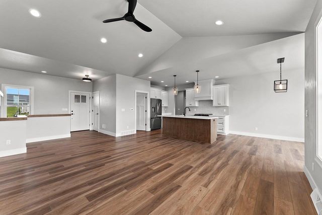 1430 DIVINITY DRIVE, De Pere, WI 54115