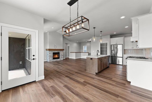 1430 DIVINITY DRIVE, De Pere, WI 54115