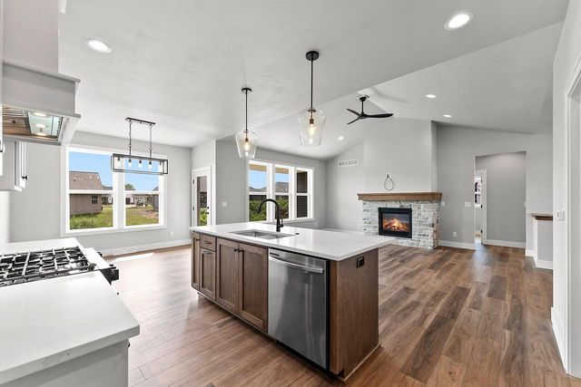 1430 DIVINITY DRIVE, De Pere, WI 54115