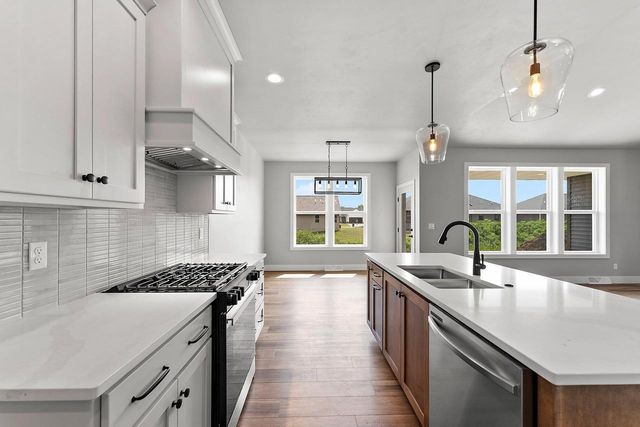 1430 DIVINITY DRIVE, De Pere, WI 54115