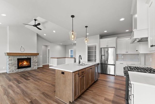 1430 DIVINITY DRIVE, De Pere, WI 54115