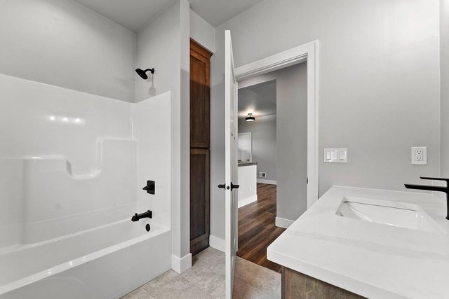 1430 DIVINITY DRIVE, De Pere, WI 54115