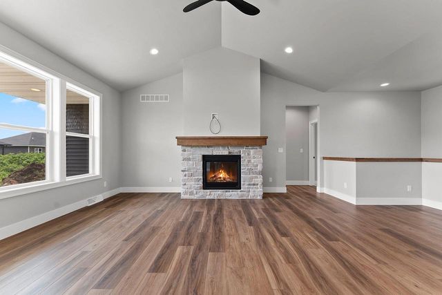 1430 DIVINITY DRIVE, De Pere, WI 54115