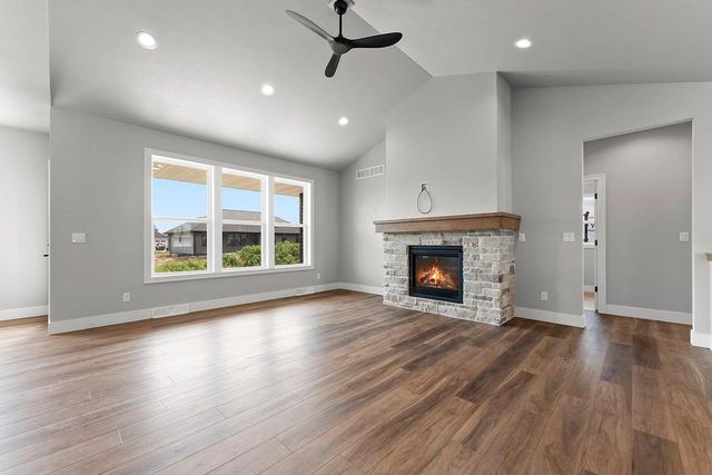 1430 DIVINITY DRIVE, De Pere, WI 54115