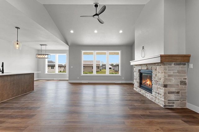 1430 DIVINITY DRIVE, De Pere, WI 54115