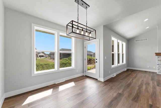 1430 DIVINITY DRIVE, De Pere, WI 54115