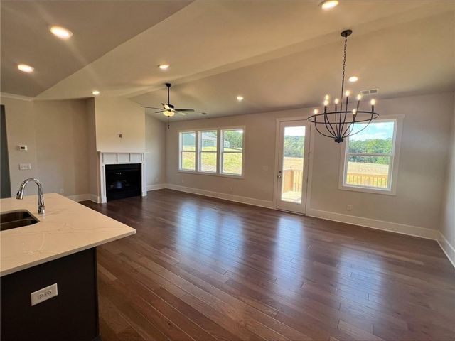 305 Willow Cove, Canton, GA 30114