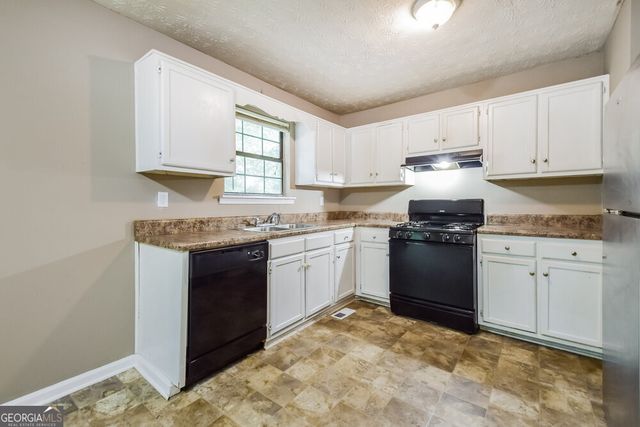 2187 Chestnut Bend, Lithia Springs, GA 30122