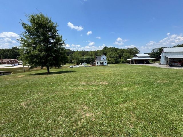 1933 Shoals Road, Pinnacle, NC 27043