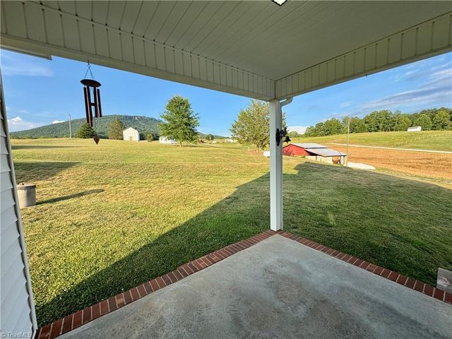 1933 Shoals Road, Pinnacle, NC 27043