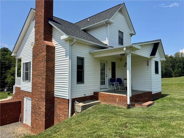 1933 Shoals Road, Pinnacle, NC 27043