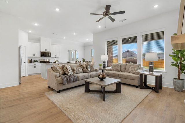 468 W Canada Drive, Farmington, AR 72730