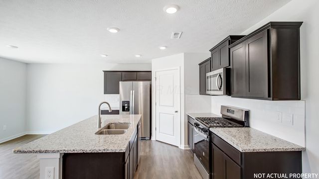 28 Mead Mill Drive, Ashville, OH 43103