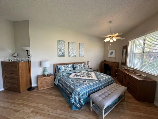 14911 SW 15th St 14911, Pembroke Pines, FL 33027