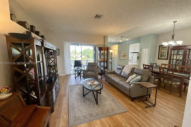 14911 SW 15th St 14911, Pembroke Pines, FL 33027