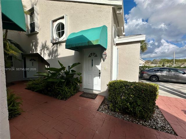14911 SW 15th St 14911, Pembroke Pines, FL 33027